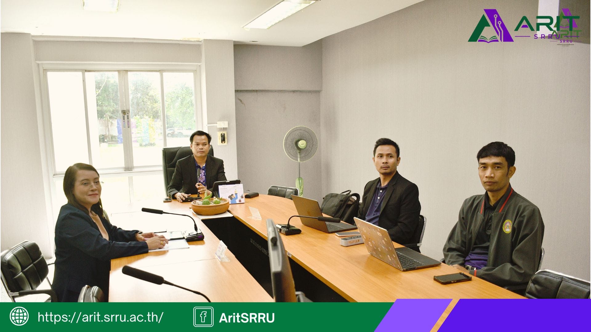 ผู้บริหารและบุคลากรงานเทคโนโลยีสารสนเทศ เข้าร่วมการประชุมออนไลน์ ร่วมกับสำนักวิทยบริการและเทคโนโลยีสารสนเทศ มหาวิทยาลัยราชภัฏศรีสะเกษ
