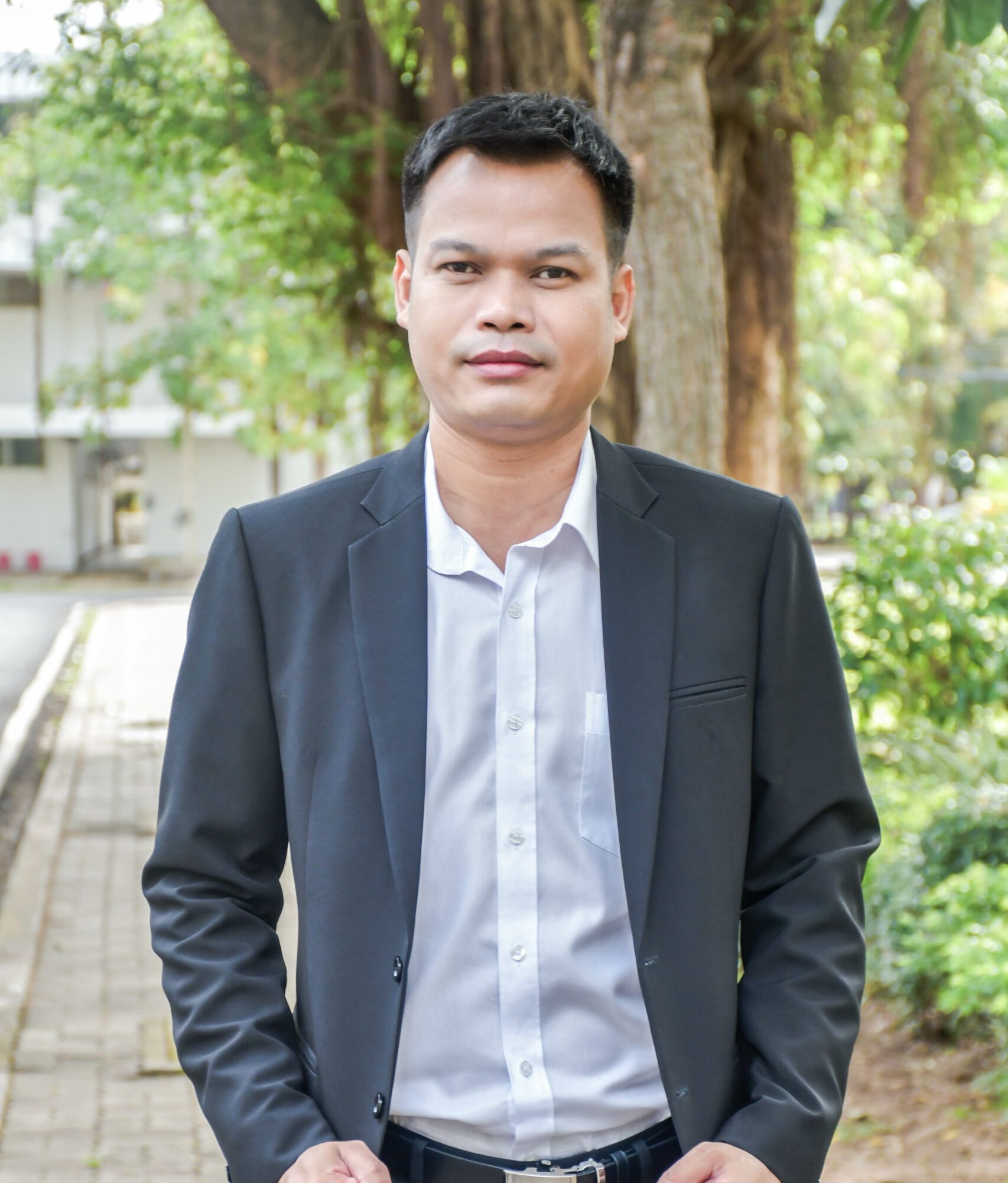 นายสุภาษิต เติมกล้า